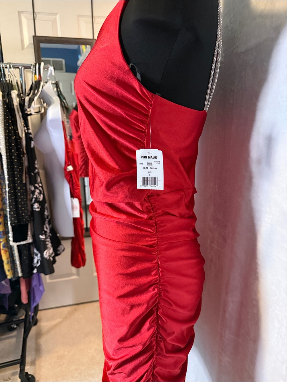 Red One-Shoulder Ruched Mini Dress - Brand: - Picture 2 of 4